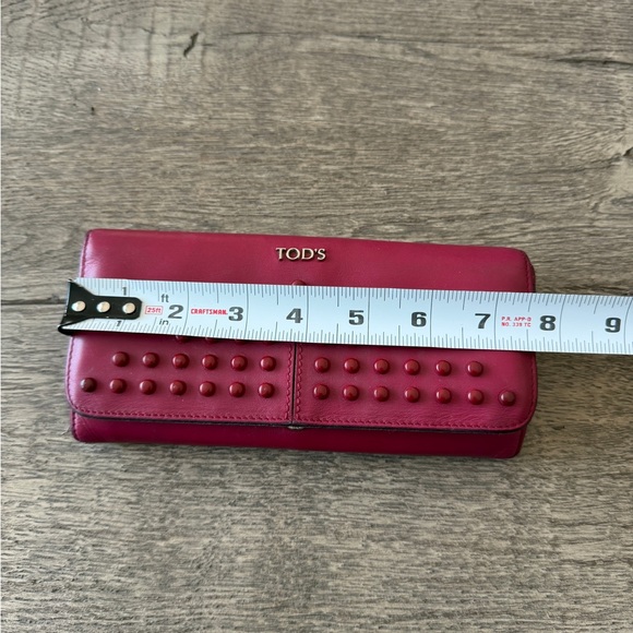 Tod’s Leather Continental Wallet – Burgundy - Picture 15 of 16